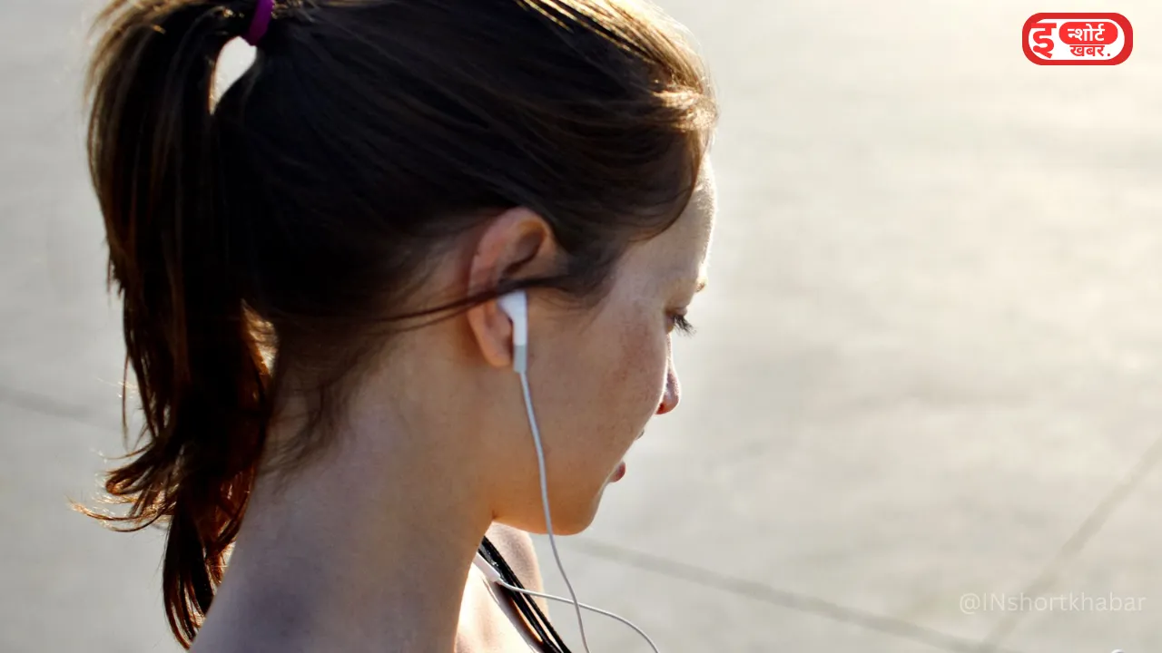 Add a heading 117 लड़कियों को दीवाना बना रही है यह Best Earphone, साउंड क्वालिटी ऐसी की पड़ोसी की धड़कनें में बढ़ जाए ! लड़कियों को दीवाना बना रही है यह Best Earphone, साउंड क्वालिटी ऐसी की पड़ोसी की धड़कनें में बढ़ जाए !